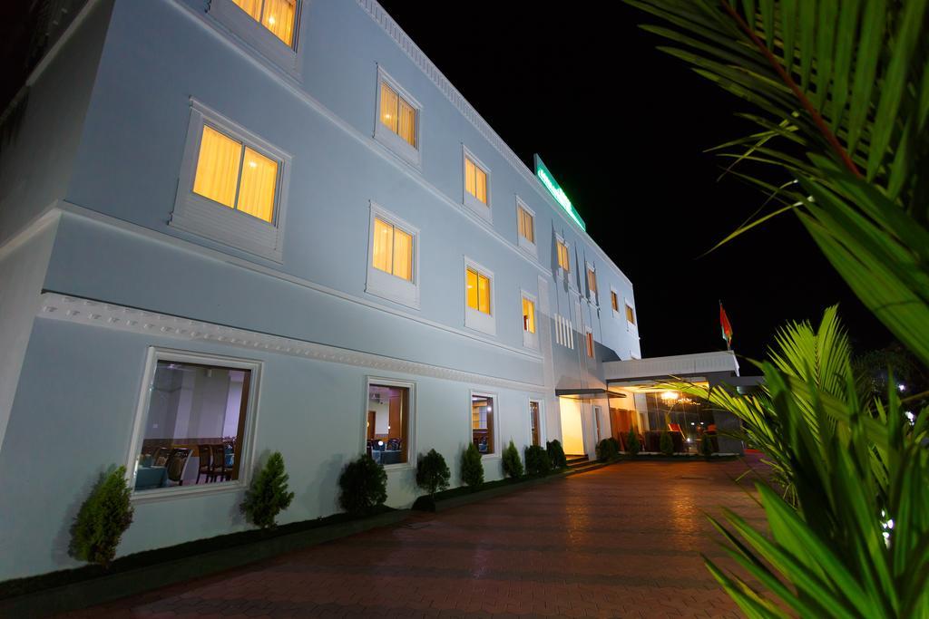 Hotel Gopalapuram International Поллачи Экстерьер фото