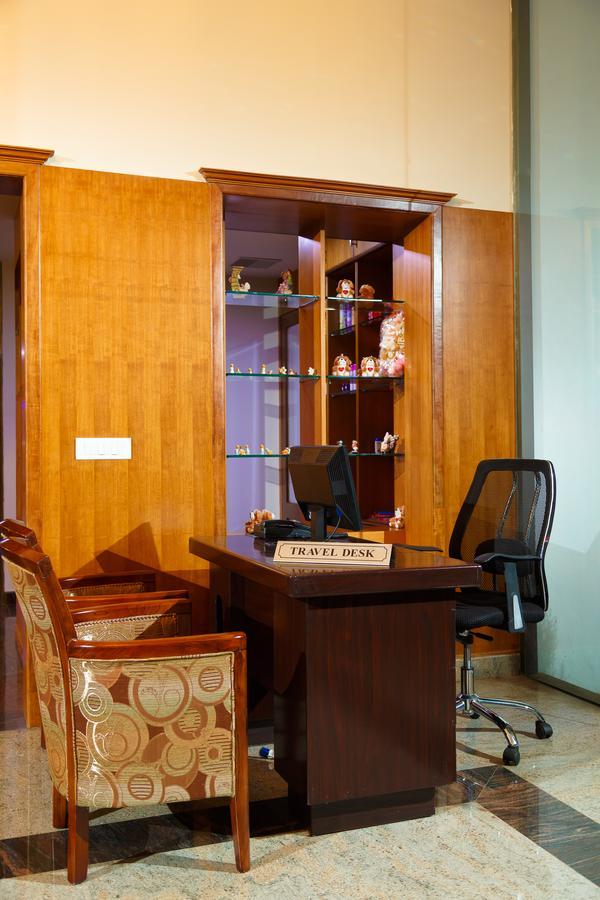 Hotel Gopalapuram International Поллачи Экстерьер фото